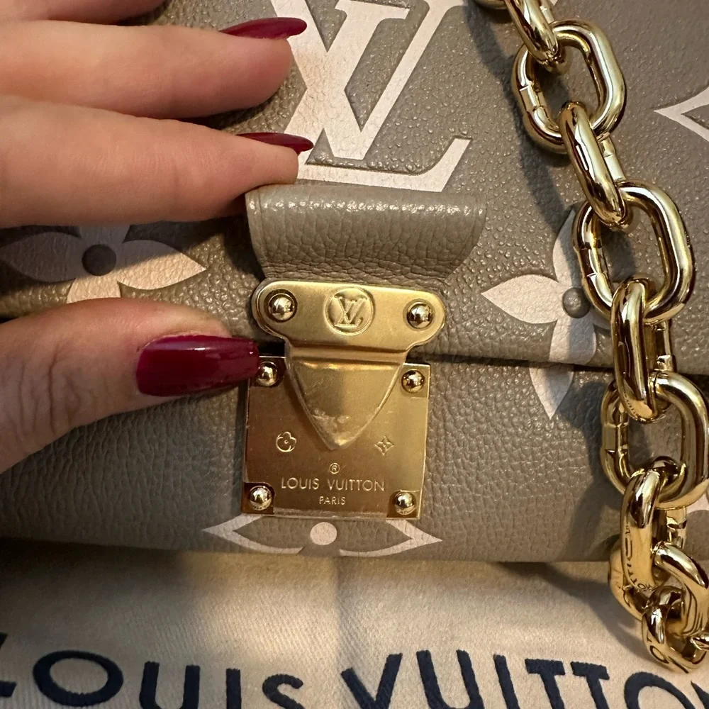 (SOLD)LOUIS VUITTON FAVORITE NEW - Picture 5 of 11